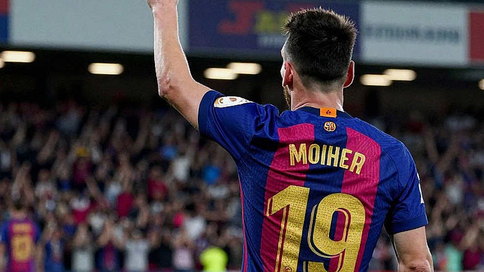 V.League đang tự bán mình: Khi bóng đá Việt Nam đánh đổi tương lai lấy chữ “hội nhập” V.League đang tự bán mình: Khi bóng đá Việt Nam đánh đổi tương lai lấy chữ “hội nhập”