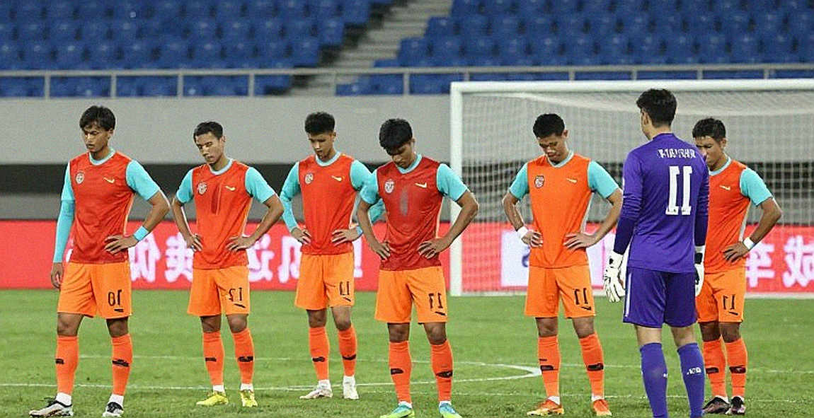 Hồ sơ trắng giữa mùa giải: Nghề kiểm chứng trong bóng đá Việt Nam Hồ sơ trắng giữa mùa giải: Nghề kiểm chứng trong bóng đá Việt Nam