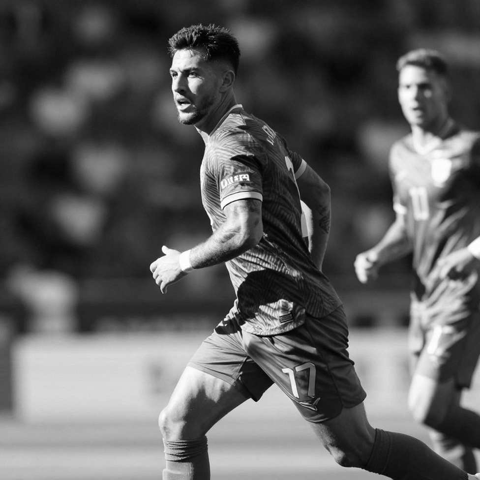Tám mét và một bản hợp đồng: Aston Villa đã thực sự mua gì ở Manzambi?