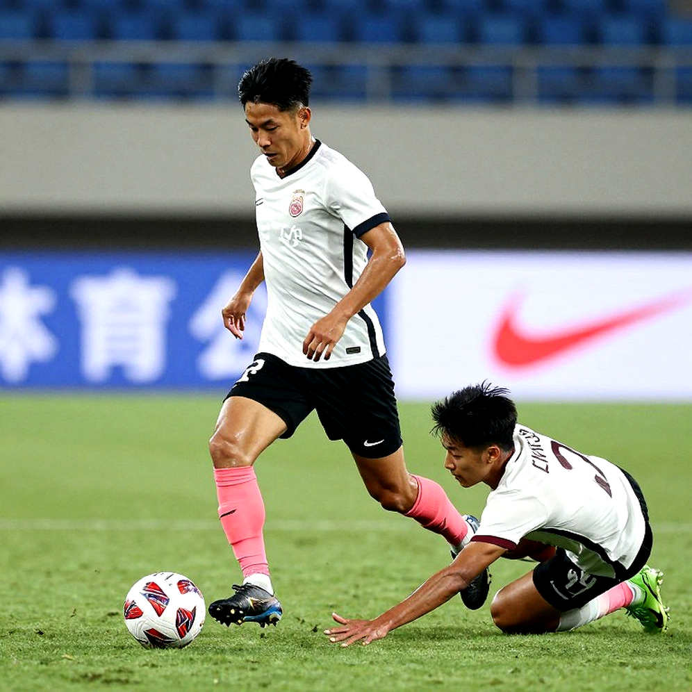 Kỳ chuyển nhượng V.League: hàng trăm hợp đồng, không một mức phí
