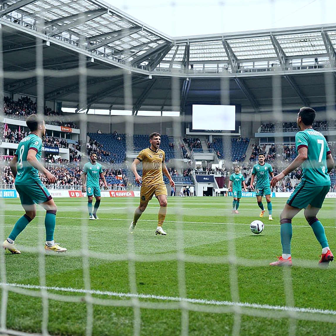 Chuyển nhượng V.League: Bản hợp đồng đắt giá nhất thường là người không ghi bàn