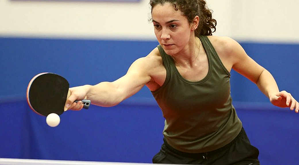 The Blank Dossier: When Table Tennis Prices Belief Higher Than Data