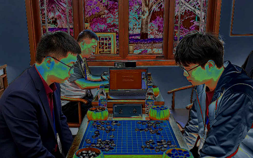 Carlsen thắng Vachier-Lagrave tại Global Chess League: khoảng trống giữa cái tít và bàn cờ Carlsen thắng Vachier-Lagrave tại Global Chess League: khoảng trống giữa cái tít và bàn cờ