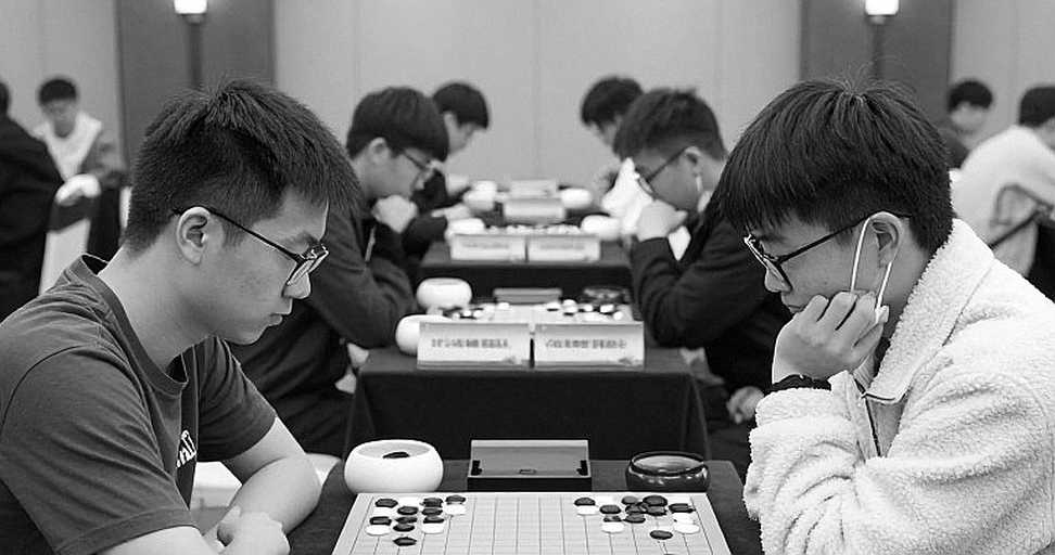 Carlsen thắng Vachier-Lagrave tại Global Chess League: khoảng trống giữa cái tít và bàn cờ Carlsen thắng Vachier-Lagrave tại Global Chess League: khoảng trống giữa cái tít và bàn cờ