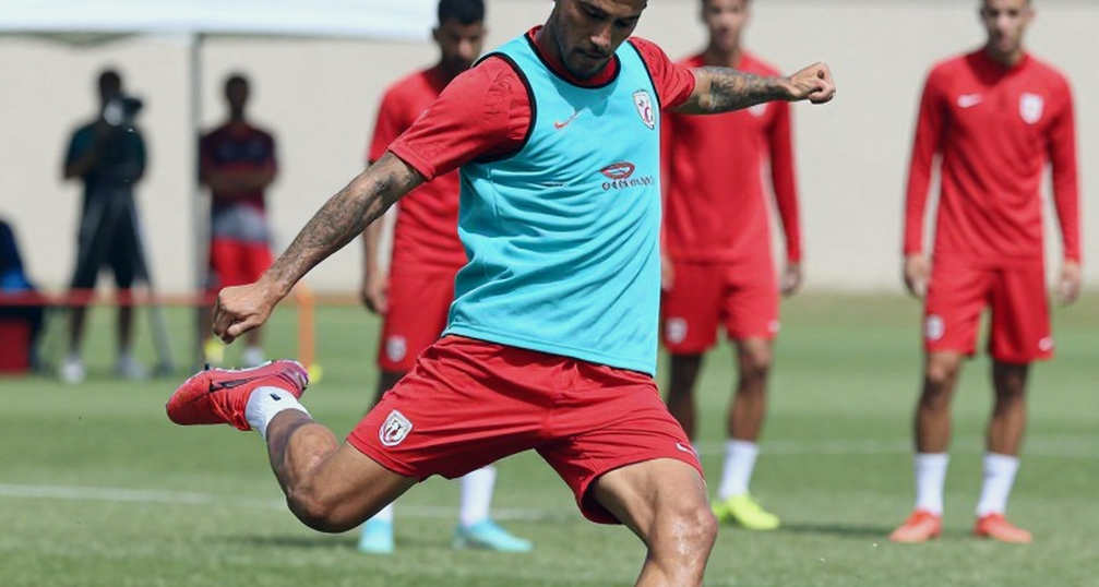 CLB Hà Nội trong cơn khủng hoảng: Phân tích chuyên sâu về thất bại kép và tương lai HLV Kewell CLB Hà Nội trong cơn khủng hoảng: Phân tích chuyên sâu về thất bại kép và tương lai HLV Kewell