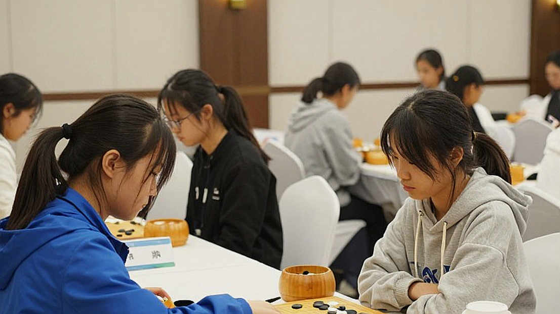 ChessBase Magazine số 225: Giữa cái tên Bent Larsen và thực tế của Prague 2026