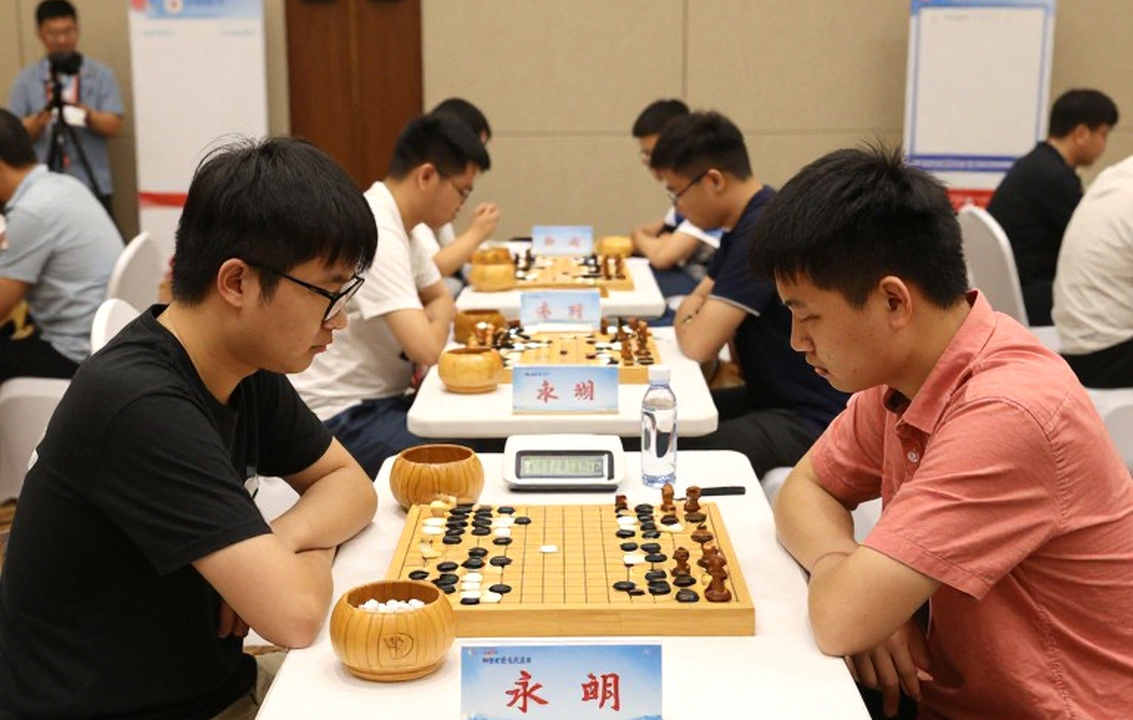 Samarkand ngày 26 tháng 9: FIDE đổi chủ tịch giữa lời hứa về Carlsen và những vết nứt quản trị chưa lành Samarkand ngày 26 tháng 9: FIDE đổi chủ tịch giữa lời hứa về Carlsen và những vết nứt quản trị chưa lành