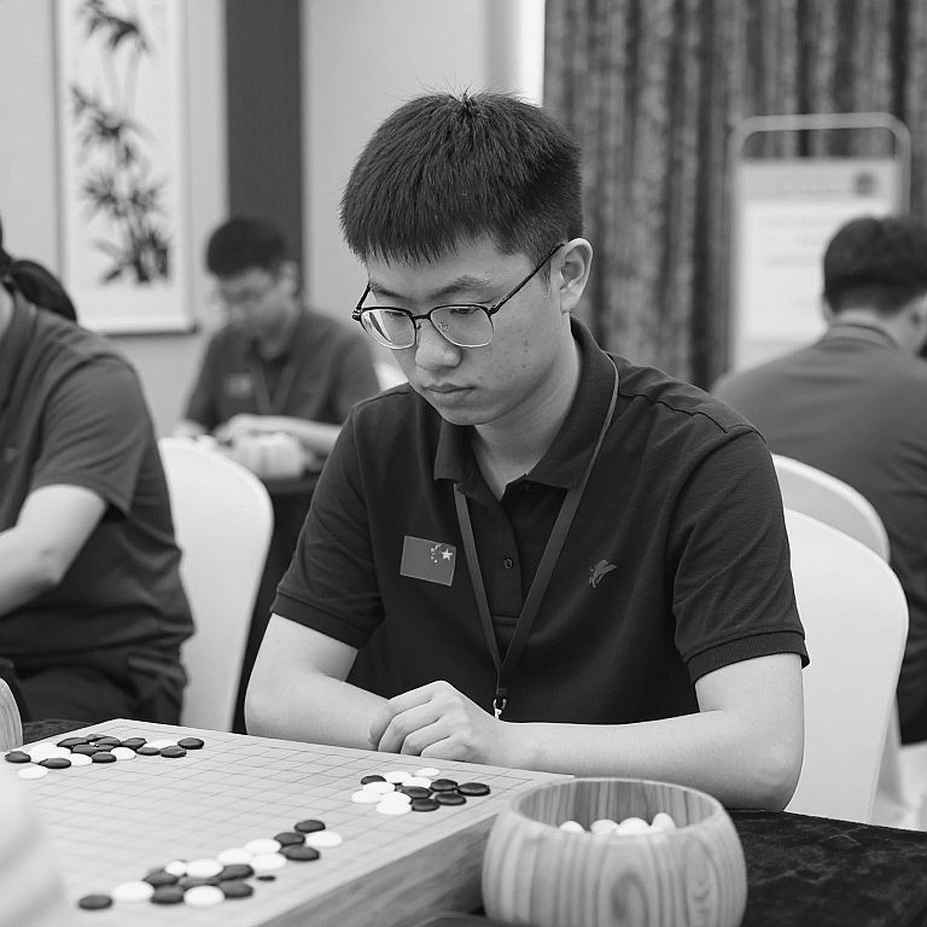 Chess Festival Prague 2026: 27 miniatures đầy kịch tính và phân tích sâu sắc trong ChessBase Magazine #225