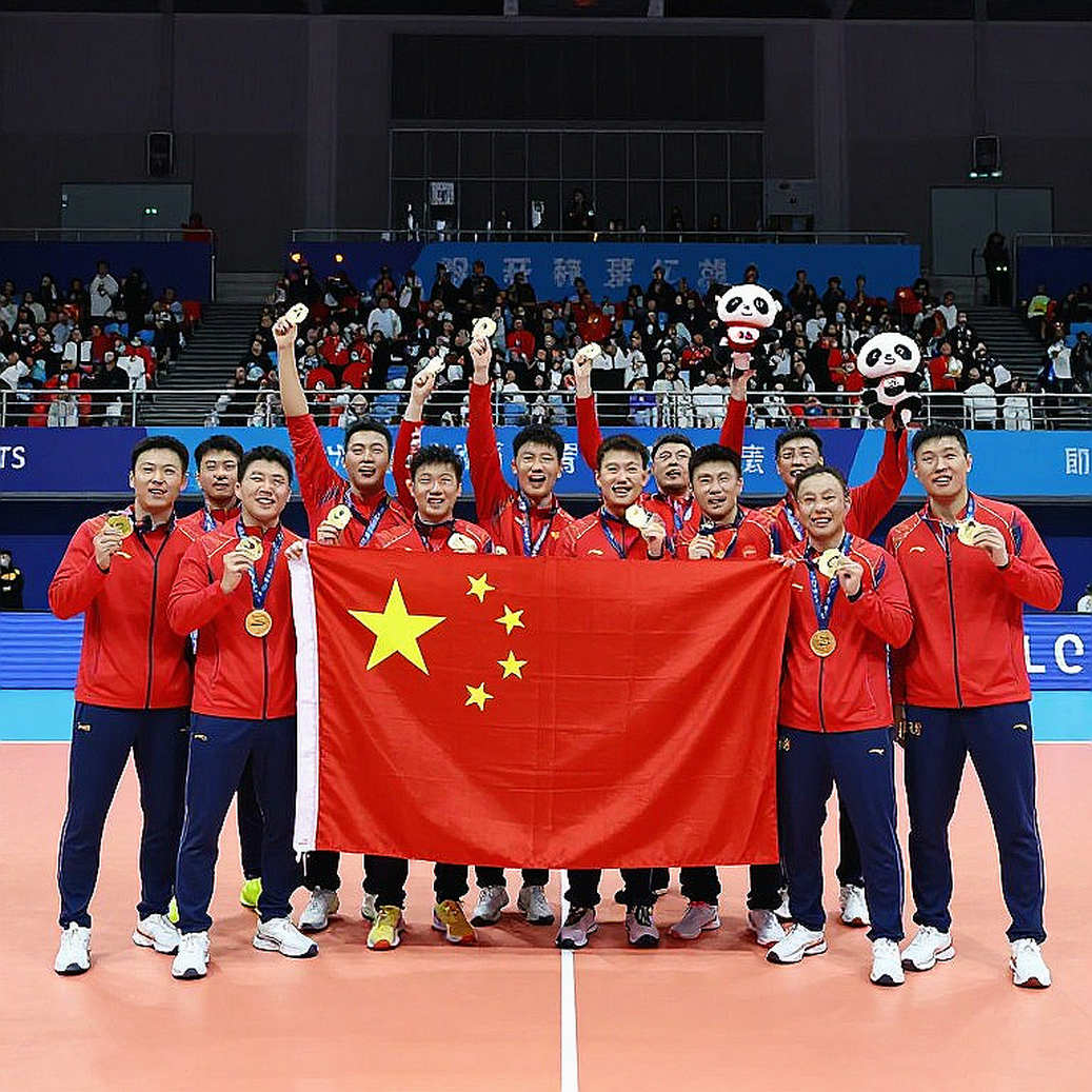 Bản vá, tiền bạc và những người không được gọi tên: mùa hè mà bóng đá Việt Nam tự viết lại chính mình